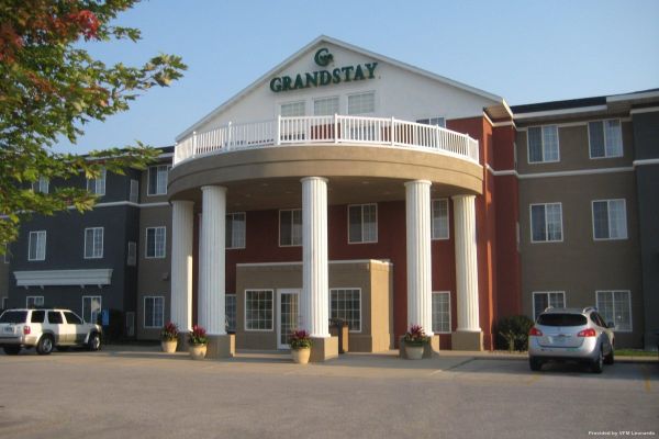 Hotel GrandStay Ames